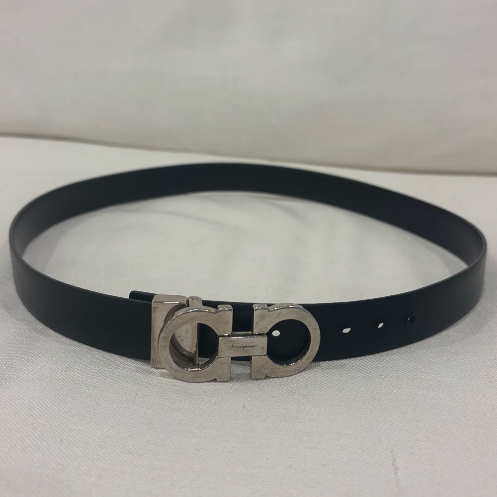 Ferragamo Women’s Black Leather and Silver Buckle Belt